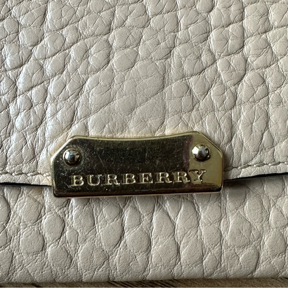 GORGEOUS BURBERRY wallet - Picture 8 of 8